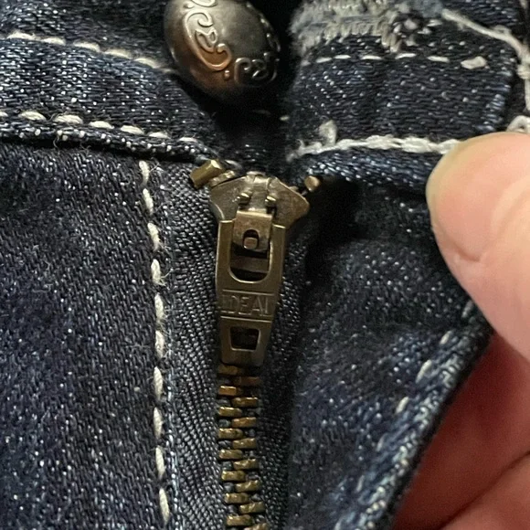 Maurice’s brand premiere jeans! BLINGY and cute! Size 13-14 regular - Picture 7 of 9